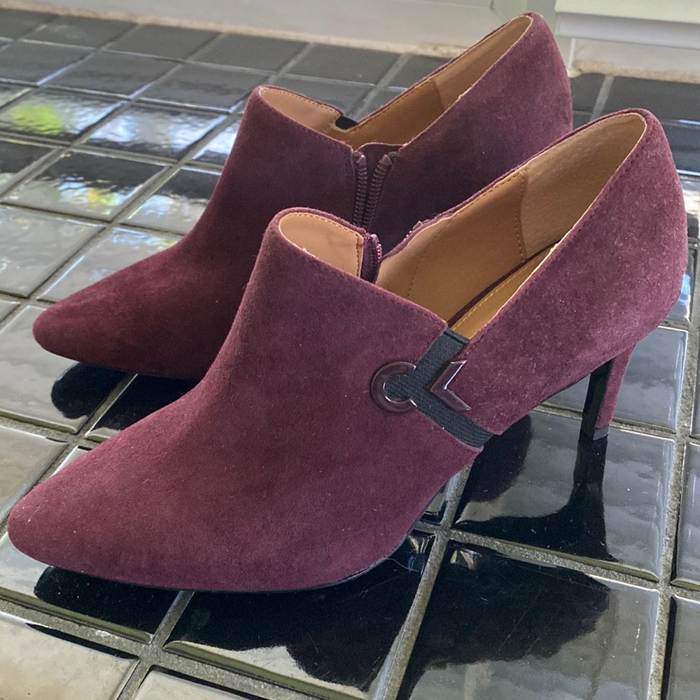 Calvin Klein bootie heel